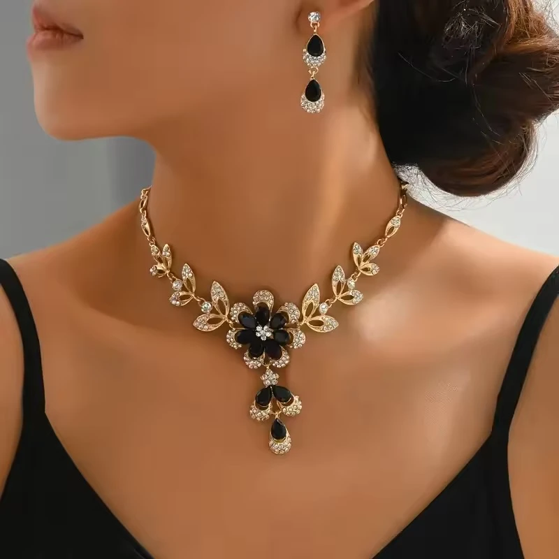 3 Pcs Fashion Jewelry Set Luxurious Rhinestone Crystal Flower Earrings Elegant W