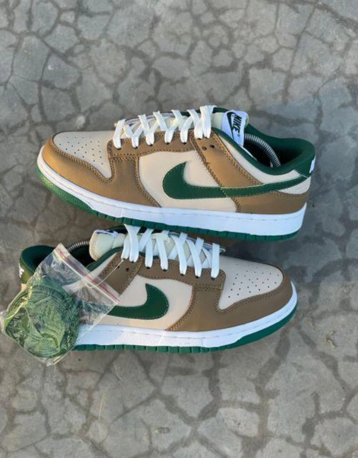 Nike Dunk Low – Rattan & Gorge Green